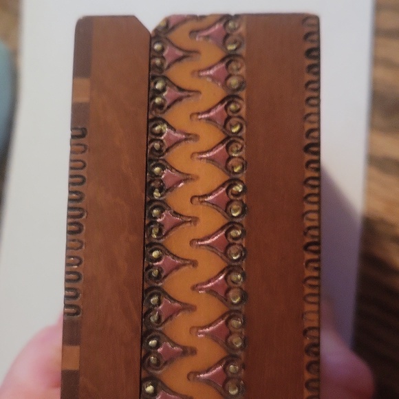 Hand Painted Box - Picture 6 of 8